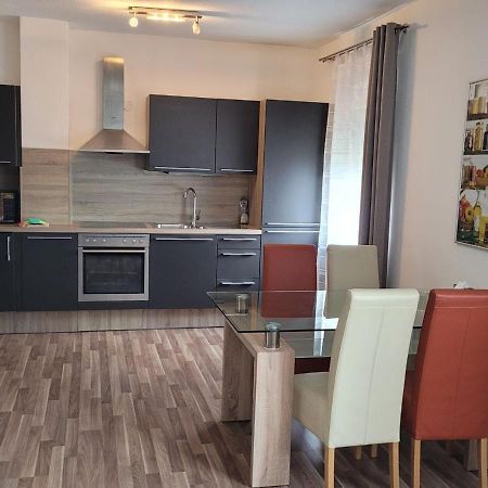 Zentral Gelegene, Sehr Ruhige Und Helle Wohnung 그라츠 외부 사진