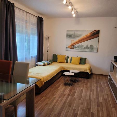Zentral Gelegene, Sehr Ruhige Und Helle Wohnung 그라츠 외부 사진